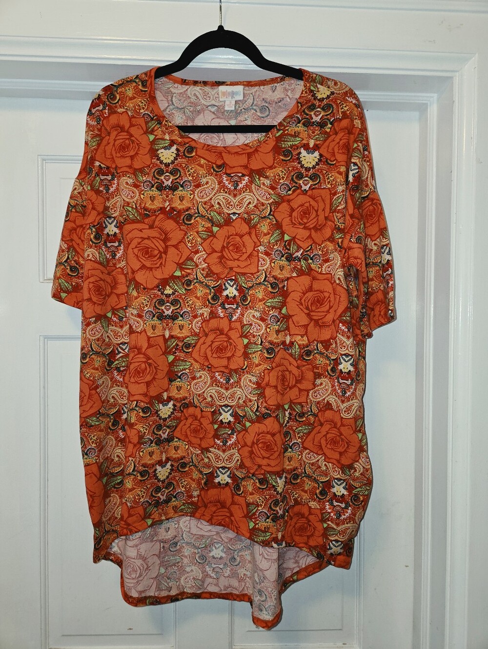 LuLaRoe Irma Tunic Top Size Small EUC Orange Red Rose Floral Paisley High Low